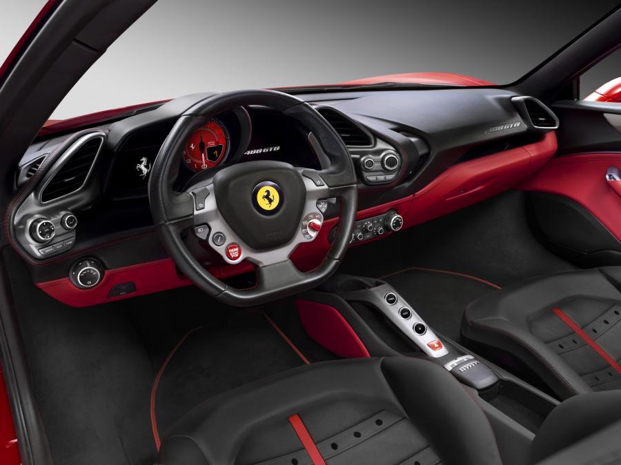  Ferrari 488 GTB 2015 года  (фото 11 из 31)